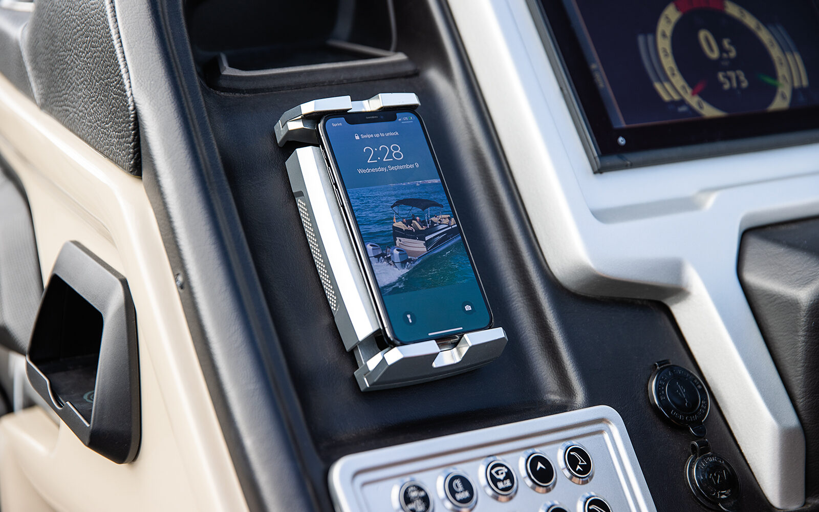 Wireless charging phone mount