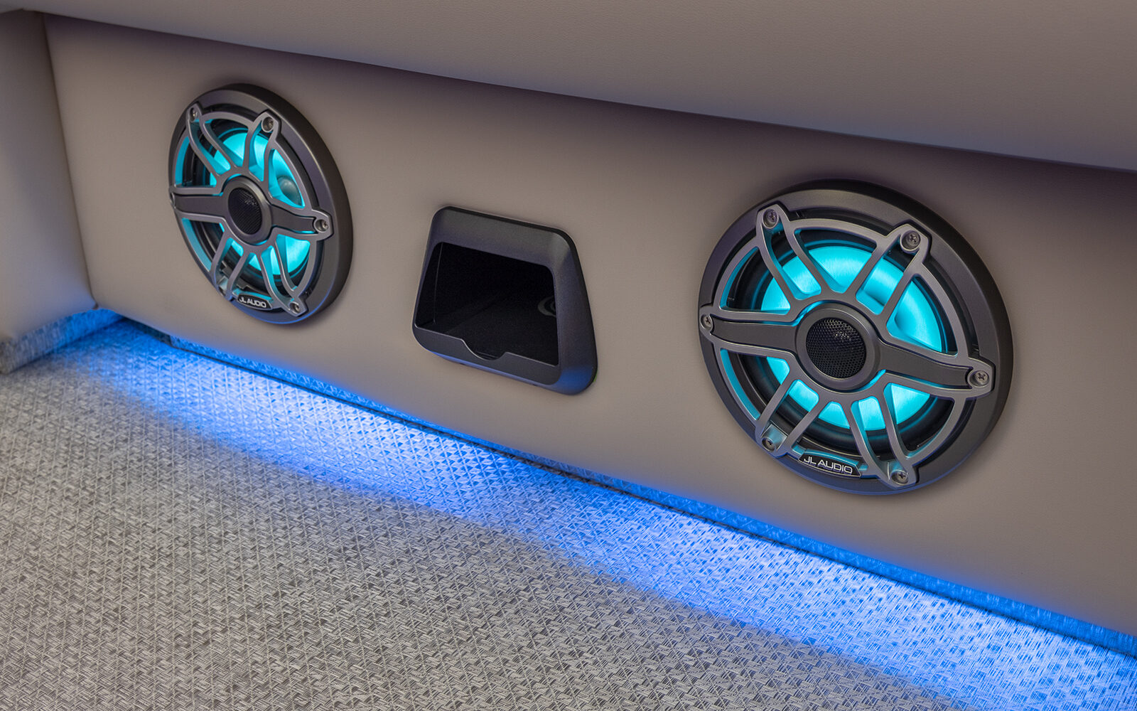 6 JL Audio® M6 speakers - Optional