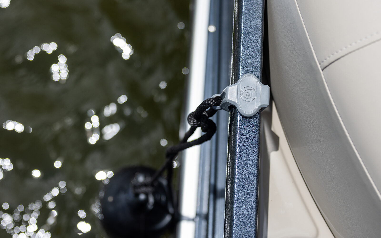 4 movable fender clips
