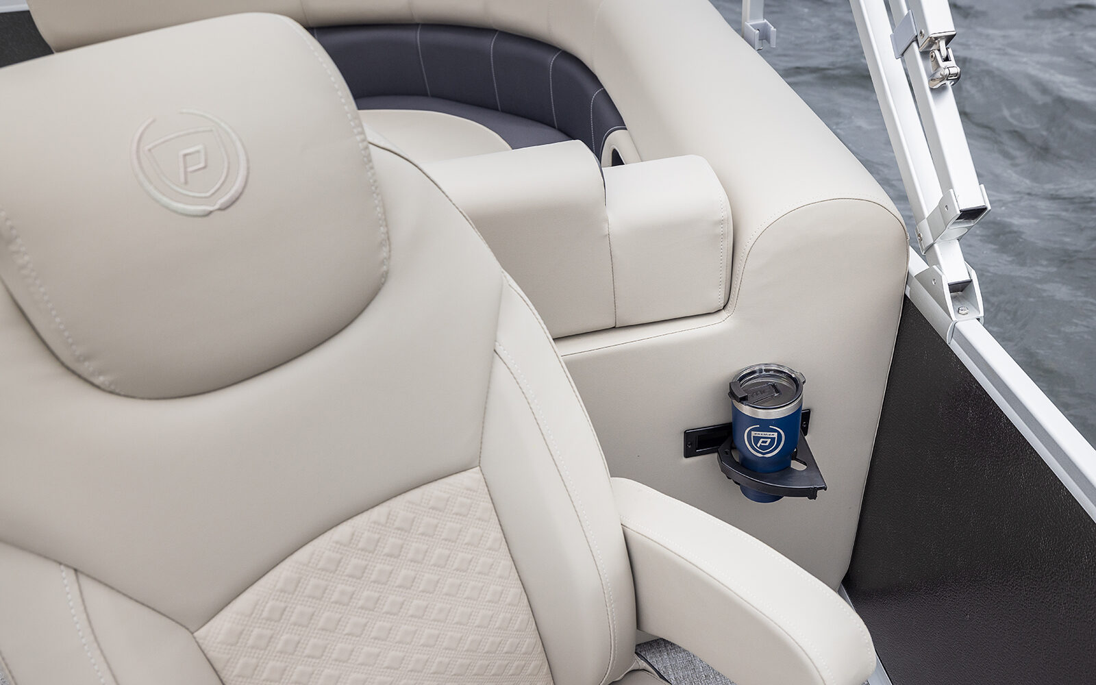 Flip-out cupholder