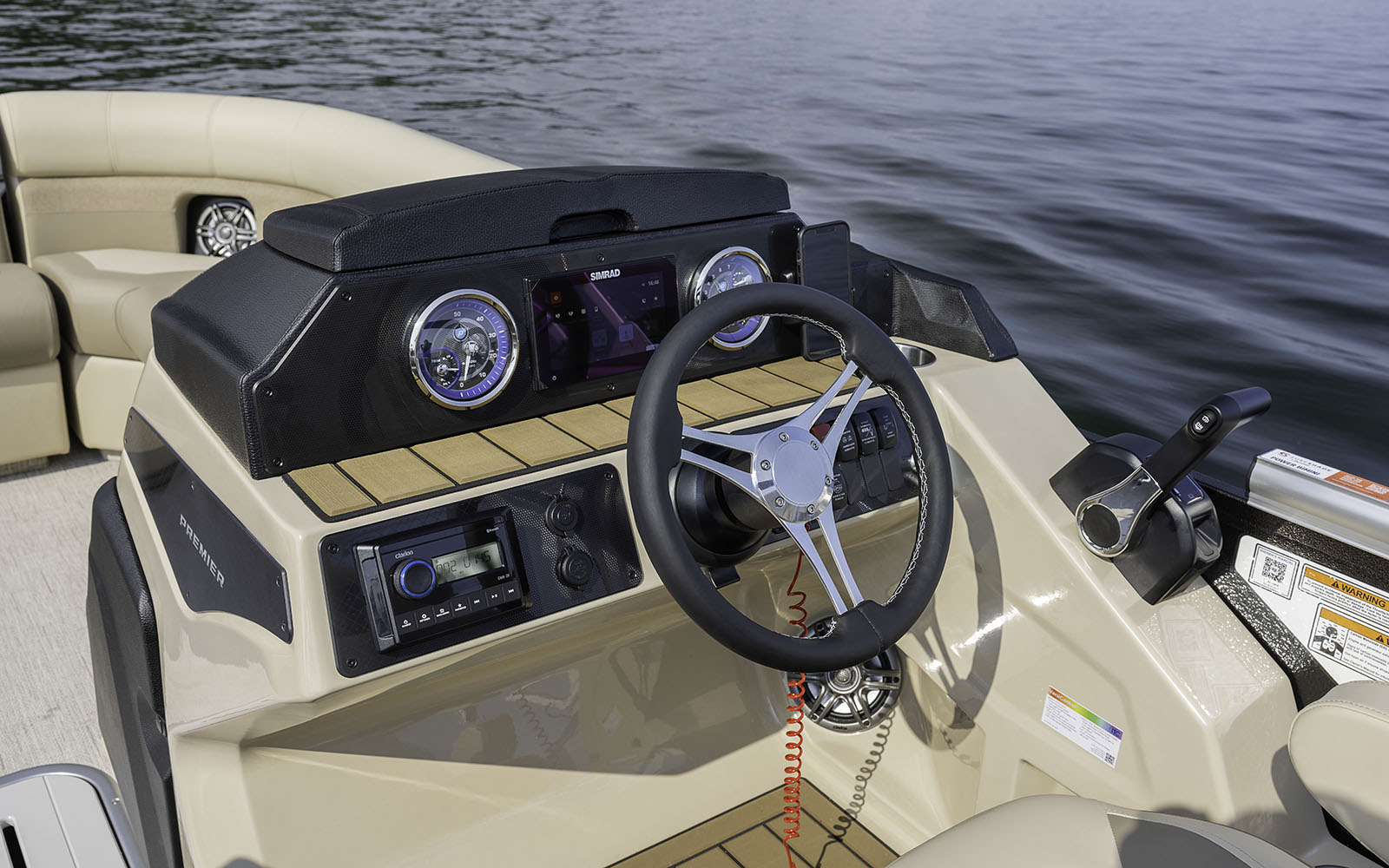 Simrad® NSX 7" display - Optional