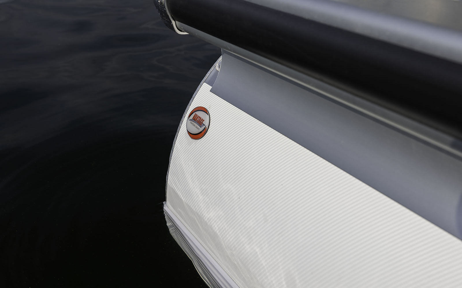 White Carbon Vantage - Optional